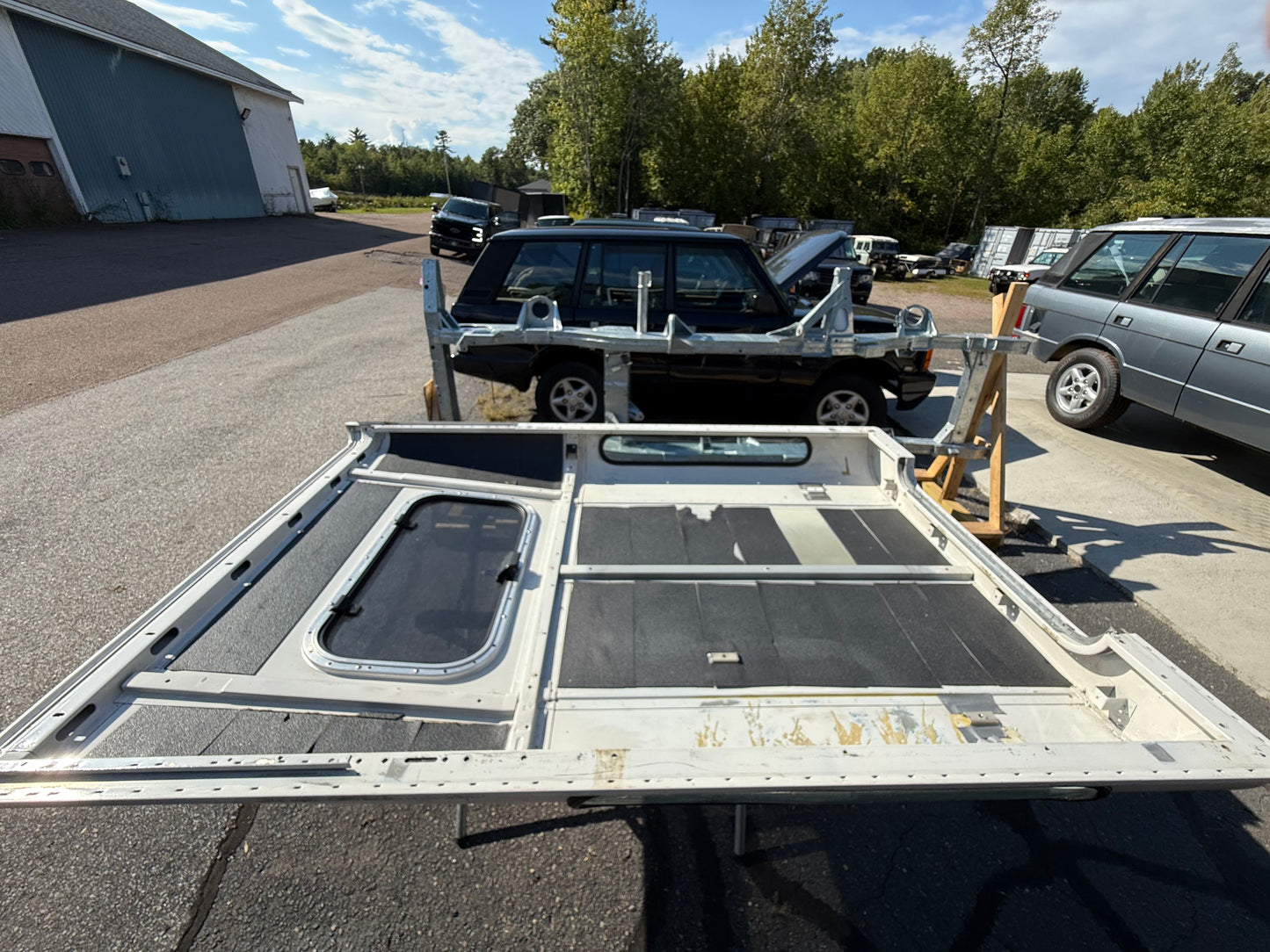 Defender 90 Station Wagon Roof (Sunroof)(White)