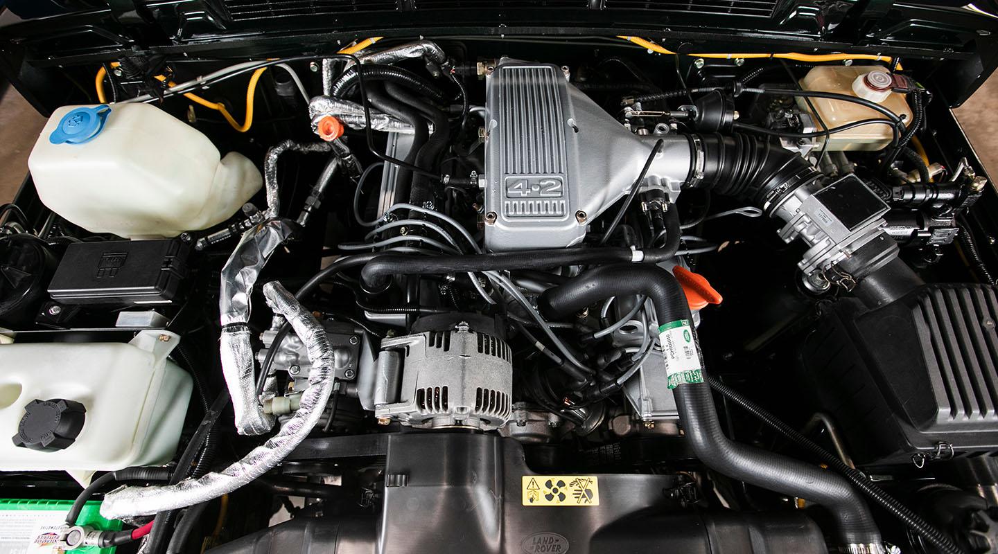 1995 Range Rover Classic engine bay