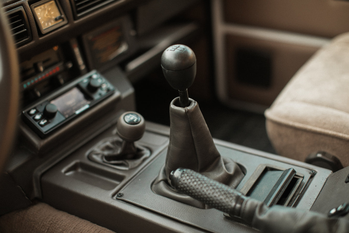 Pre-1995 Range Rover Classic Center Console (Early)