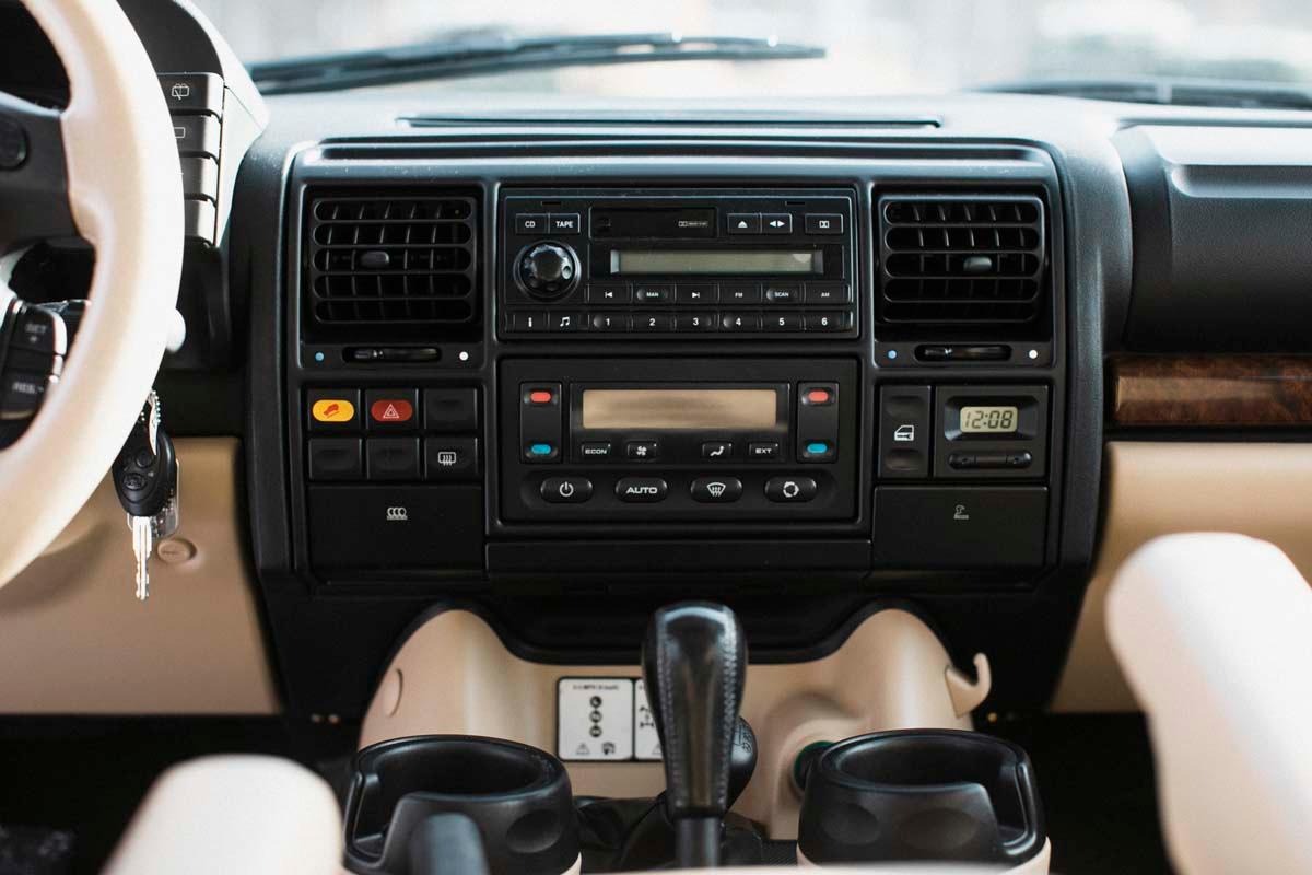 2004 Land Rover Discovery II - Grey